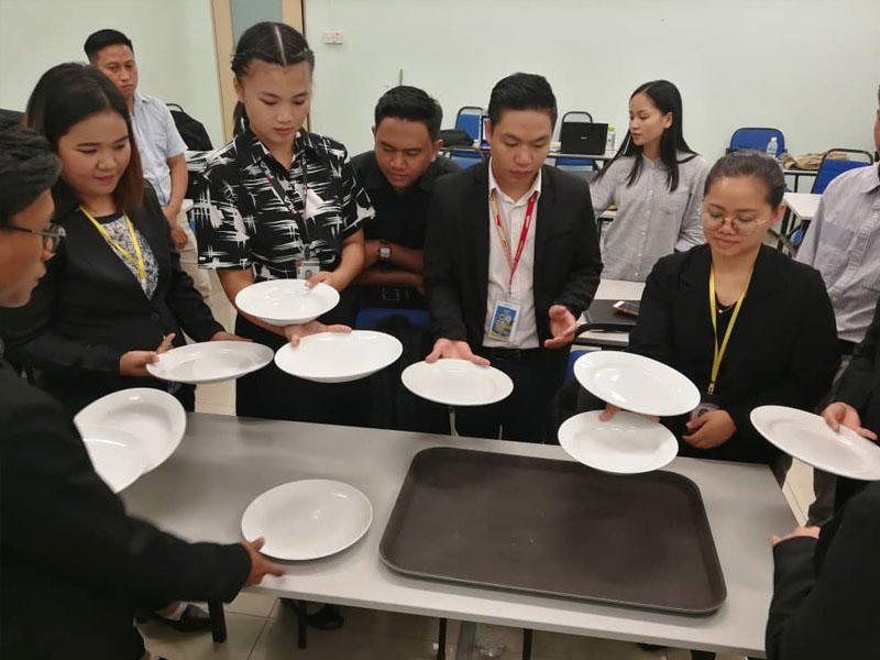 Certificate in Food and Beverage Service Operation